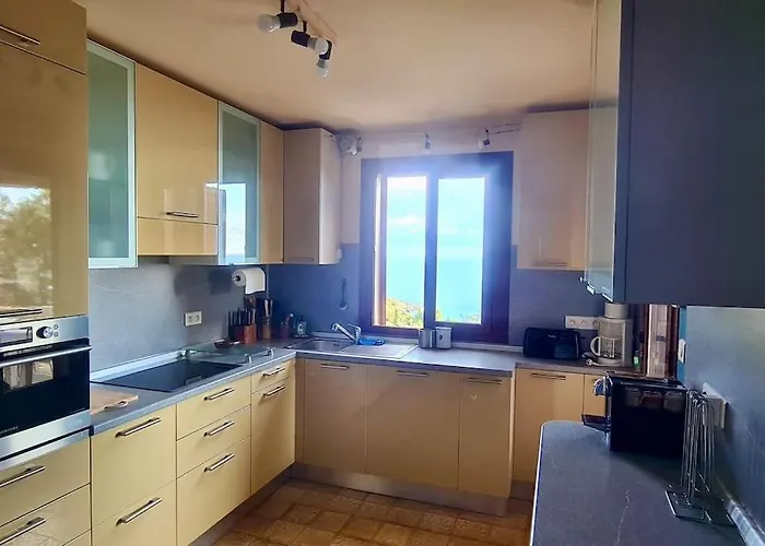 Miomo Pour 6 A 8 Personnes Avec Vue