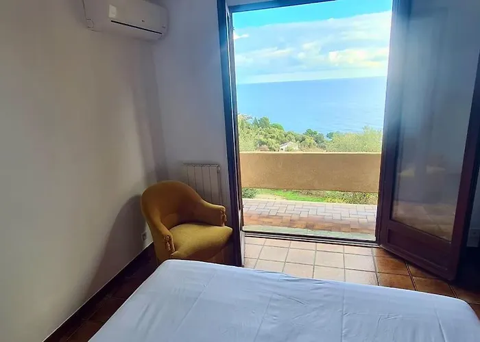 Miomo Pour 6 A 8 Personnes Avec Vue 4* Santa-Maria-di-Lota